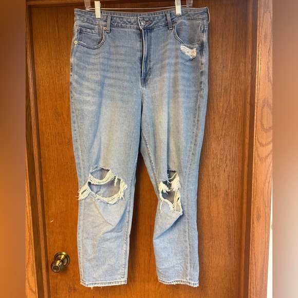 American Eagle Outfitters Denim - American Eagle Outfitters Light Blue Distressed “Mom” Jeans